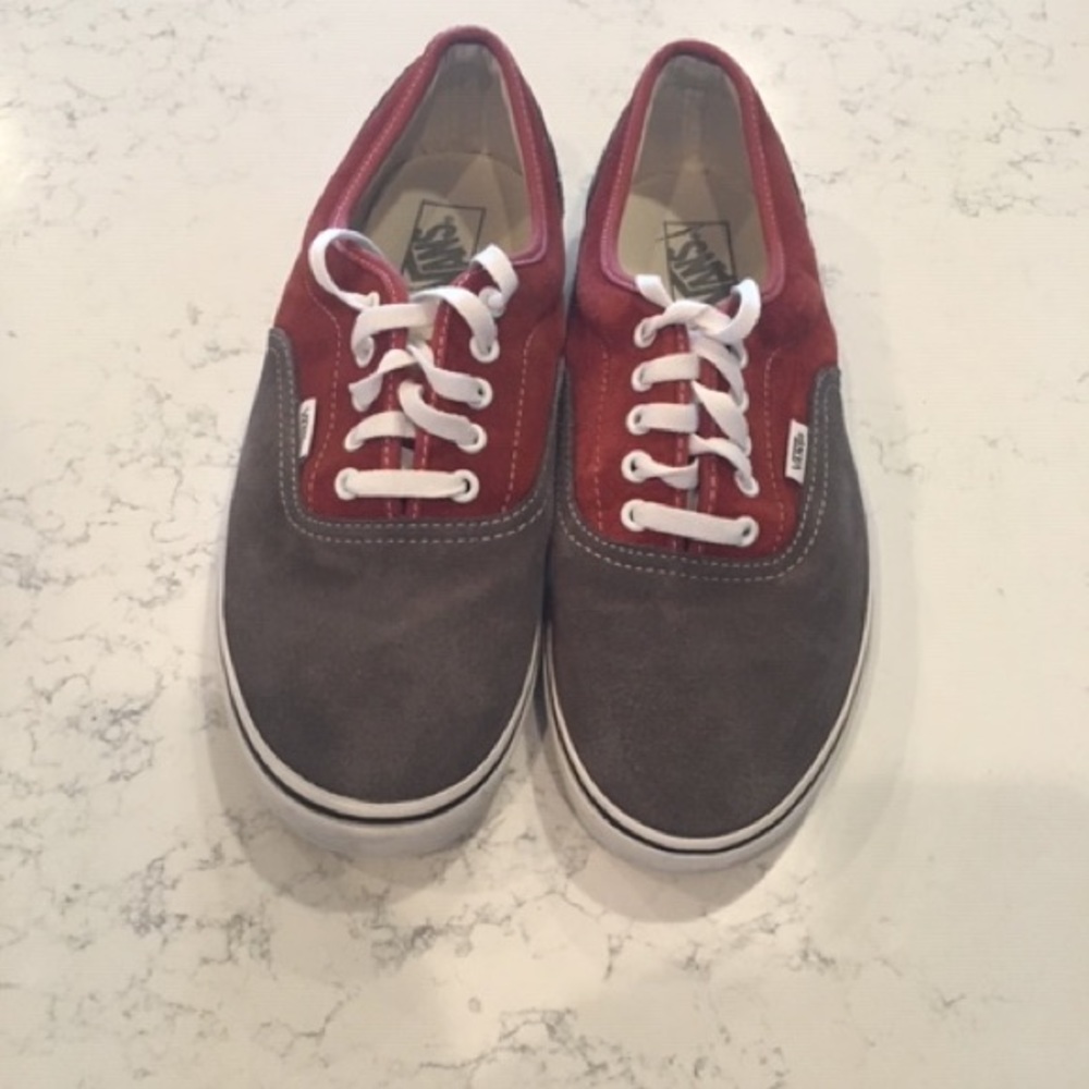 Vans men's casual shoes -suede.